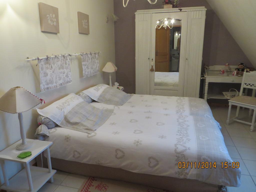 Chambres D'Hotes Au Temps Des Cerises Jumieges Room photo
